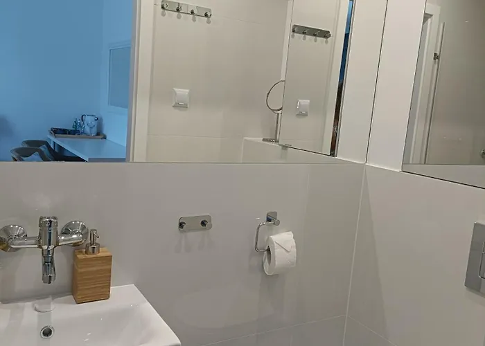 Alojamento de Acomodação e Pequeno-almoço Goscinne Fala 3*